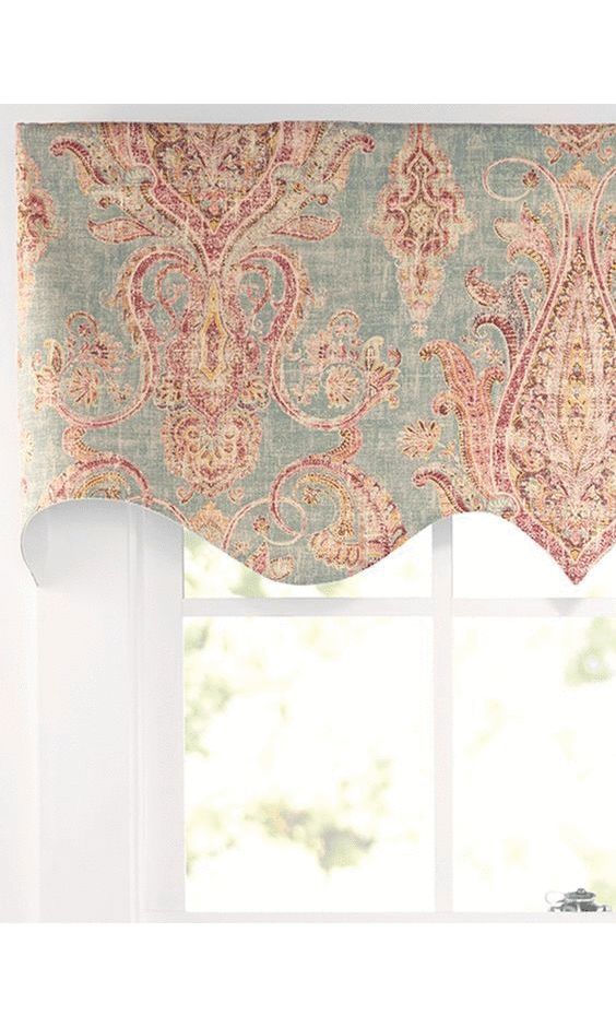 Board Mounted Scalloped Window Valance