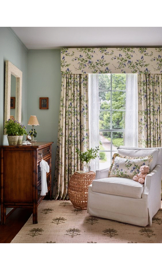 Made to measure valances and curtains