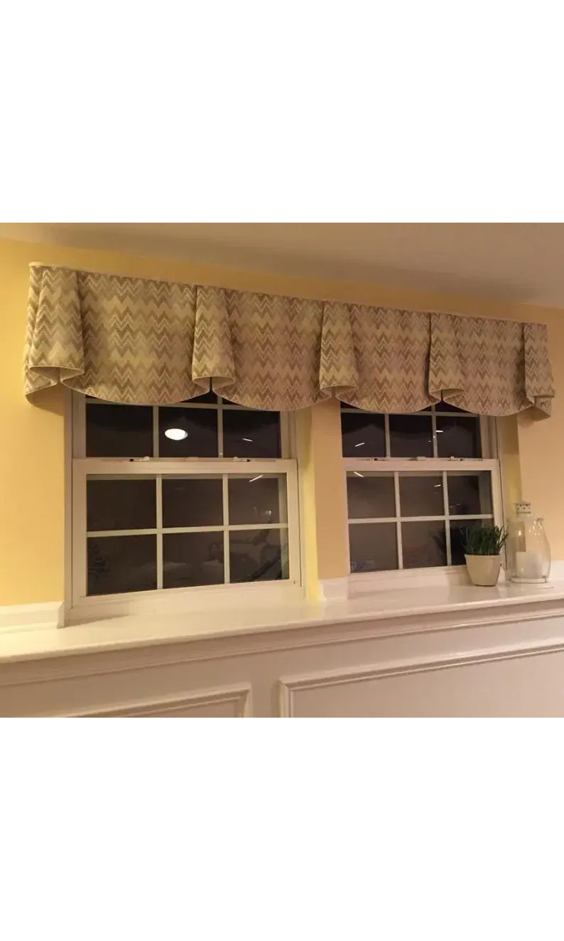 Board Mounted Sheffield Window Valance
