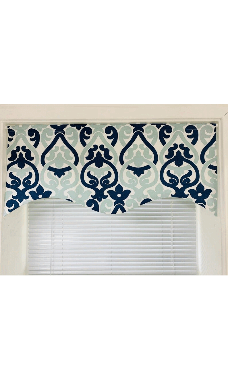 Pole Mounted Scalloped Window Valance