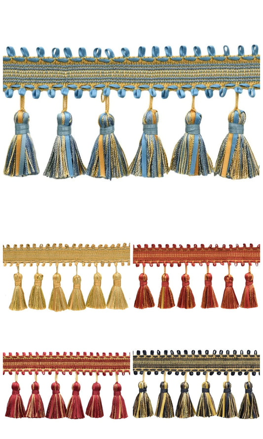 Roman shade with trim