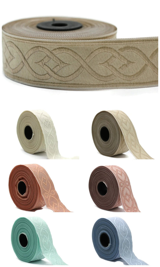 Geometric patterned ribbon trim